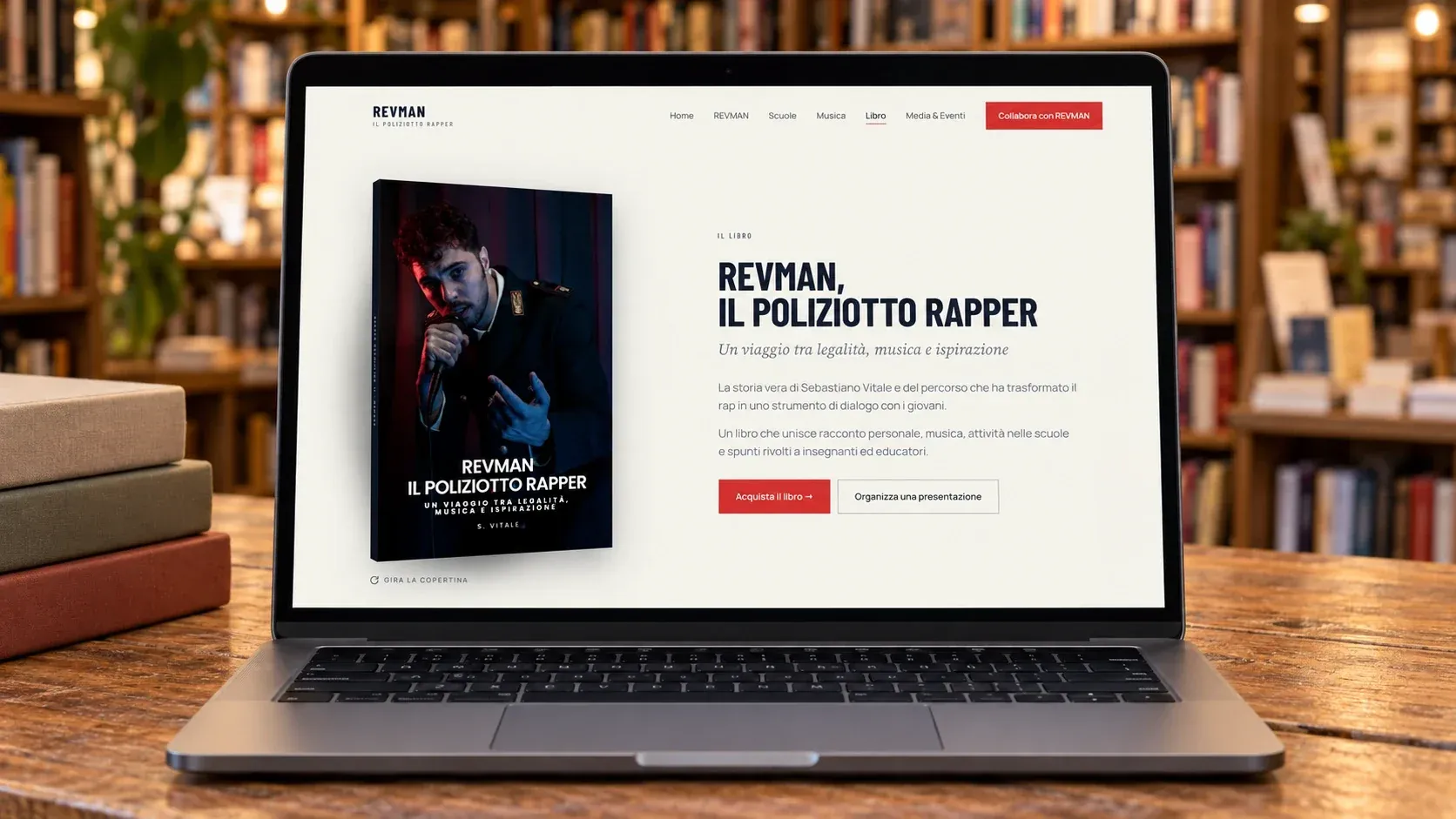 Pagina del libro "REVMAN, il poliziotto rapper" su un portatile in una libreria, con la copertina in 3D che si può girare