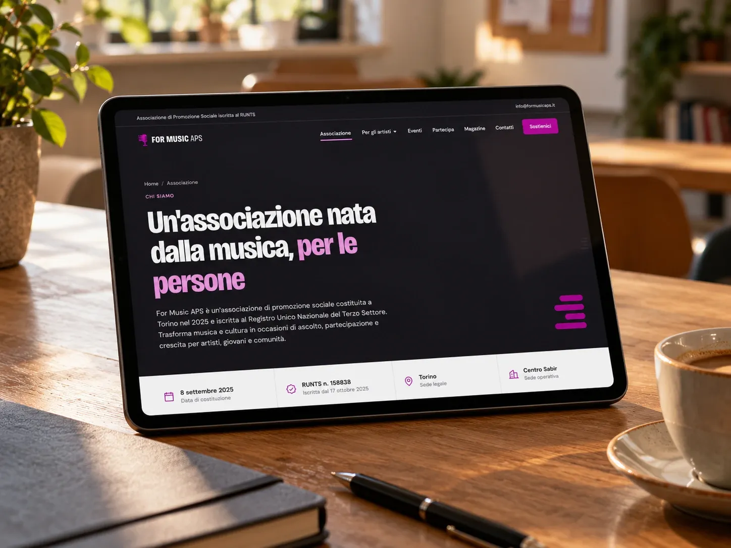 Pagina Associazione di For Music APS su un tablet, con data di costituzione, iscrizione al RUNTS, sede legale e sede operativa